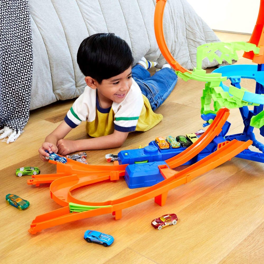 Hot Wheels Mid-Air Multi-Crash Playset