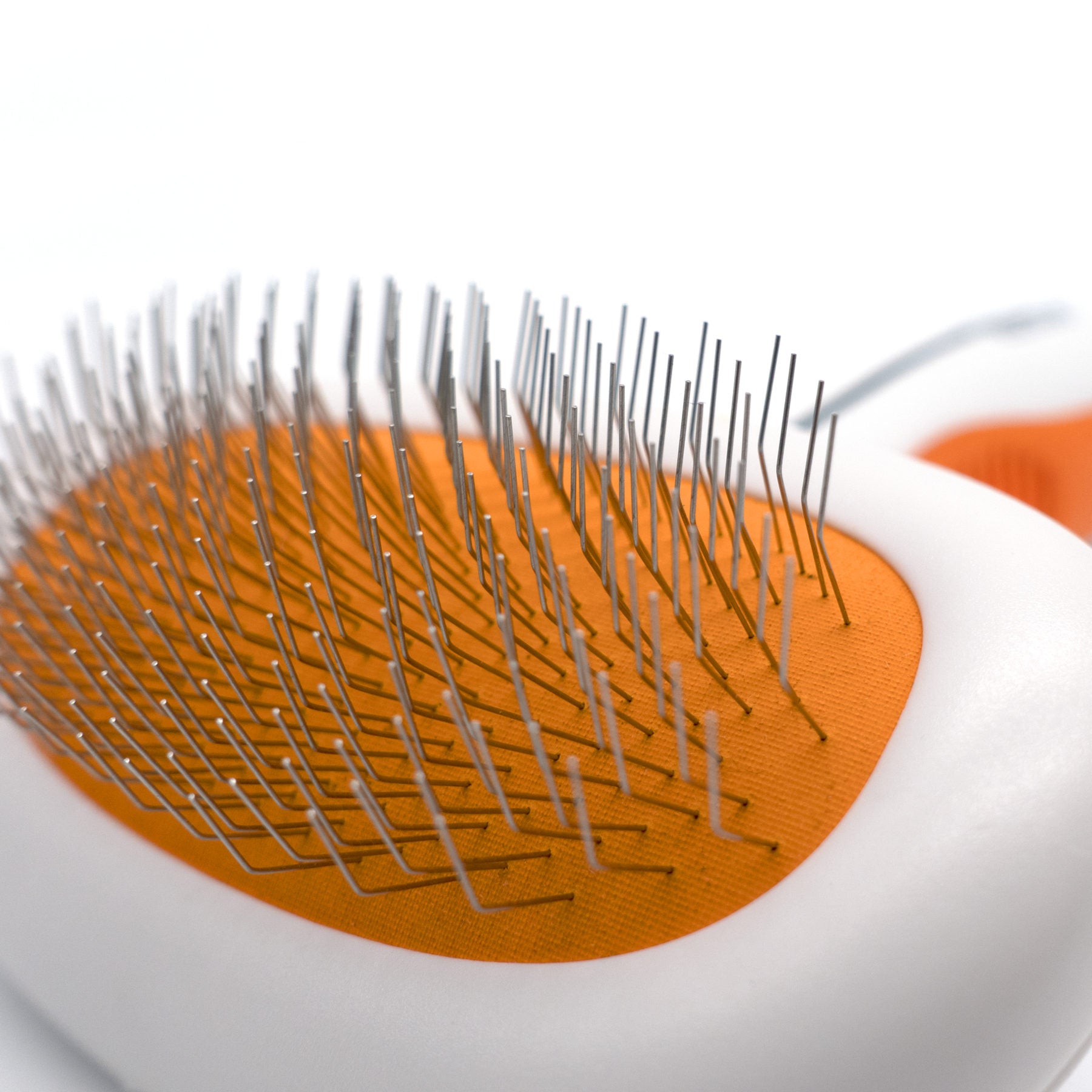 Wahl Orange/White Metal Slicker Brush